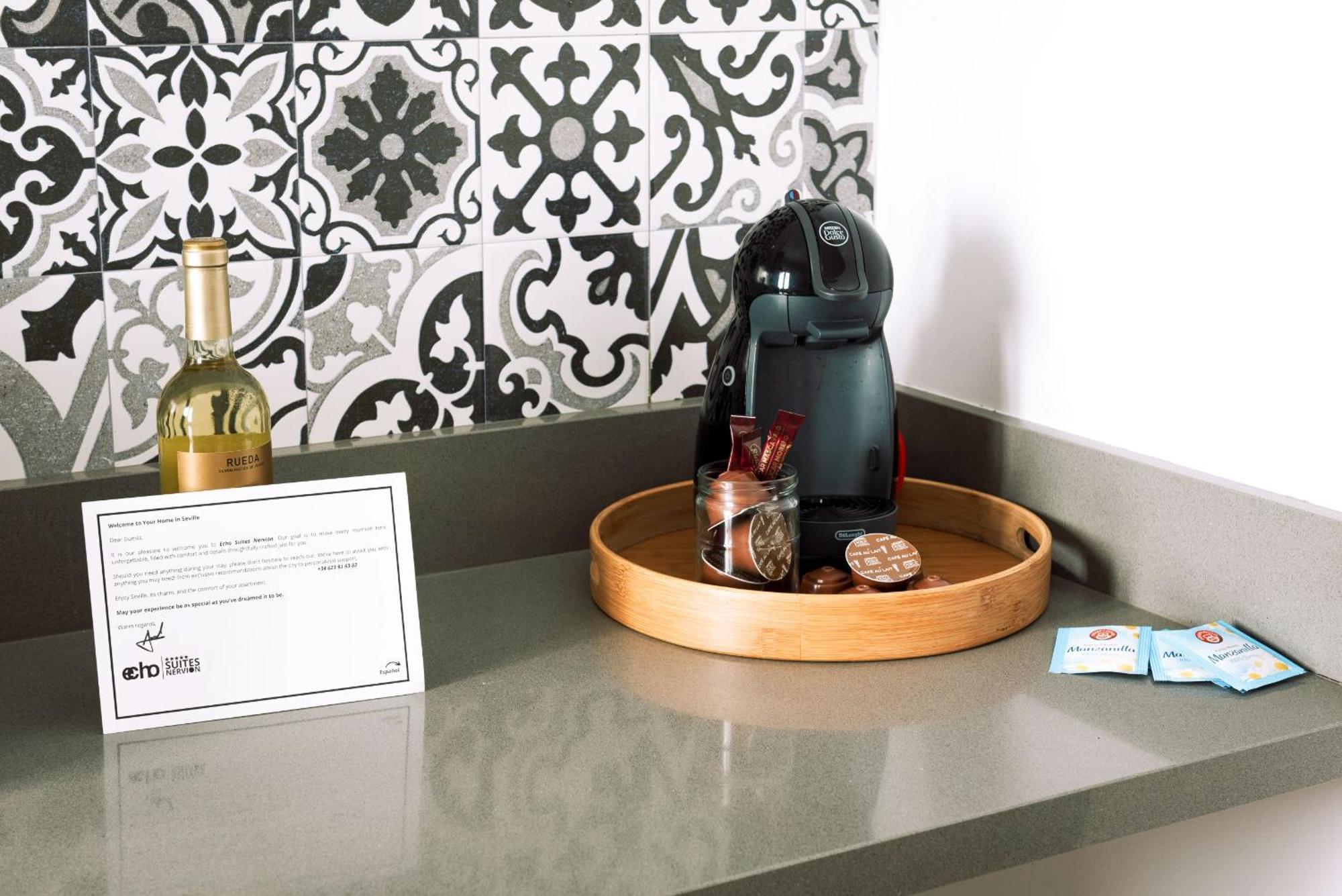 Echo Suites Nervion إشبيلية المظهر الخارجي الصورة